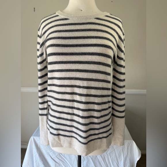 Cute, Striped Aqua Cashmere Tunic-Length Sweater, Crew-Neck, Cream/Black, Wom. M - Picture 3 of 10